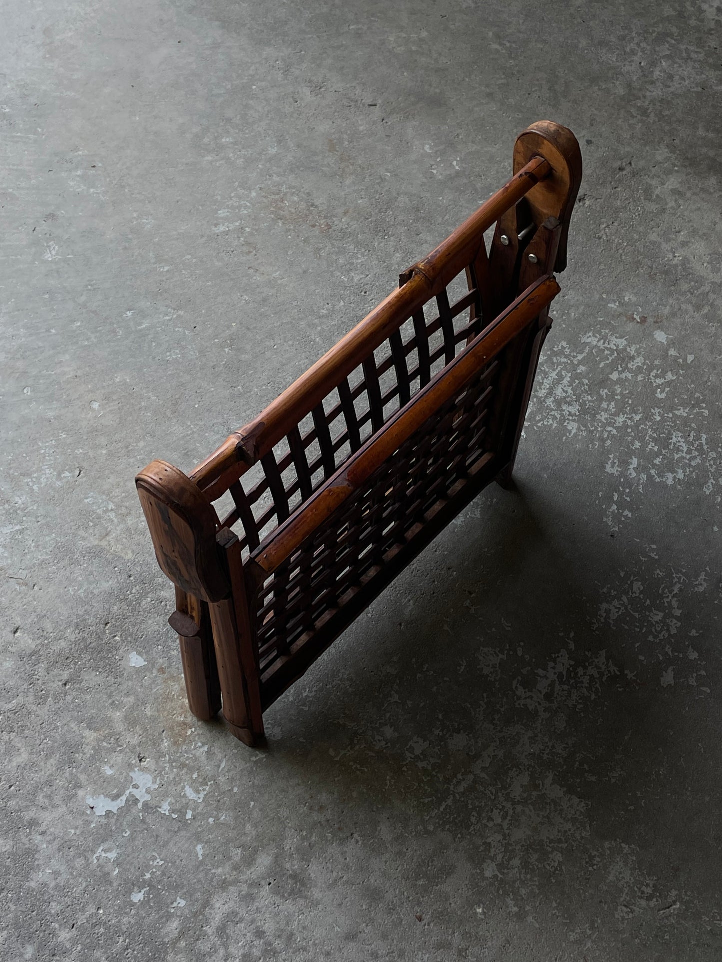 Foldable Magazine Rack